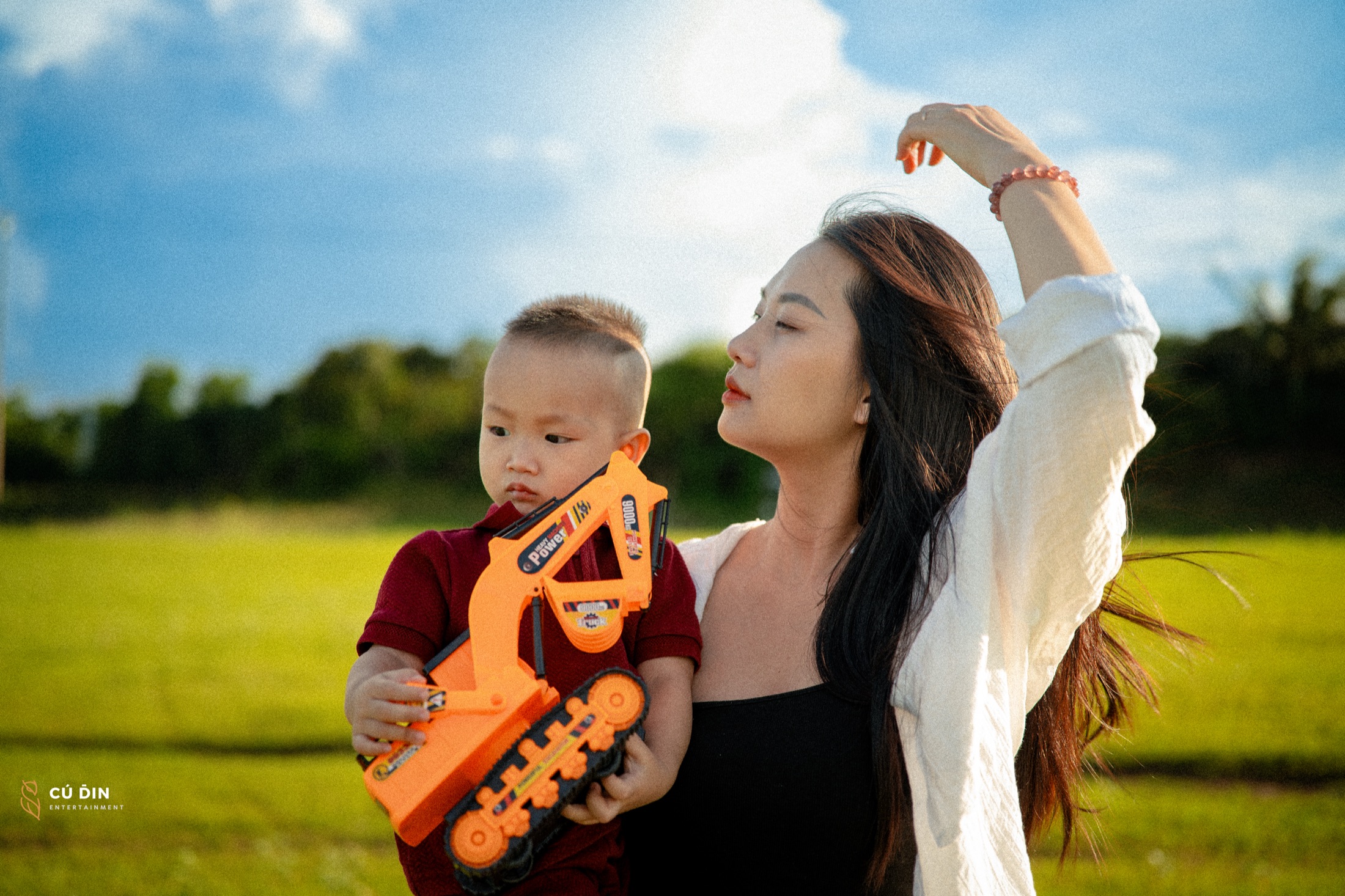 Ngoài khoảng trời